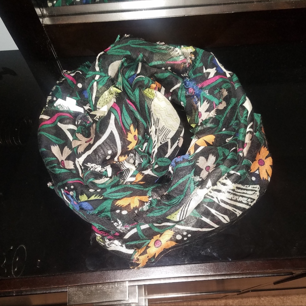 Black Floral Acrylic Scarf NWOT